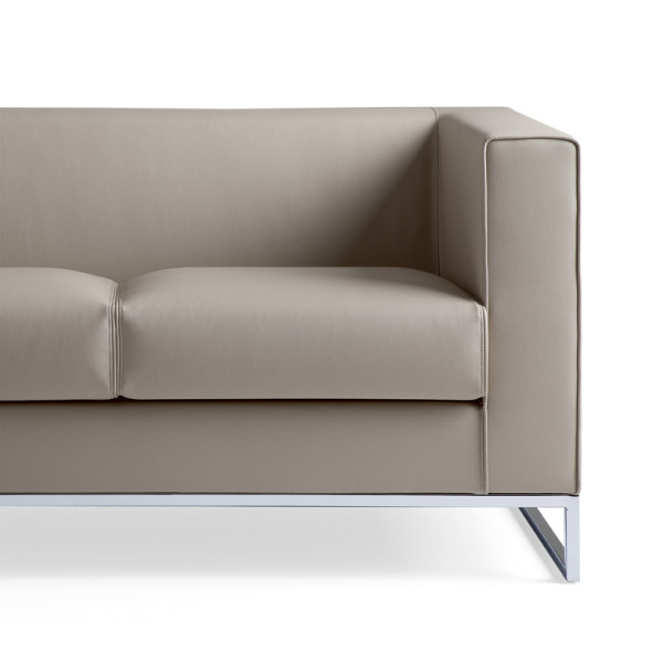 Kastel Design Sofa Lounge Klasse 2 Sitzer einfarbig Gestell verchromt